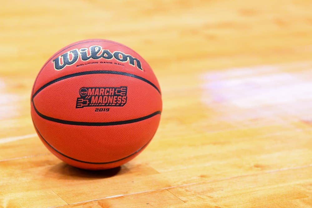 The NIT odds are taking shape for an NIT quarterfinals matchup of Cincinnati-Utah Valley as we breakdown the college basketball odds & bets