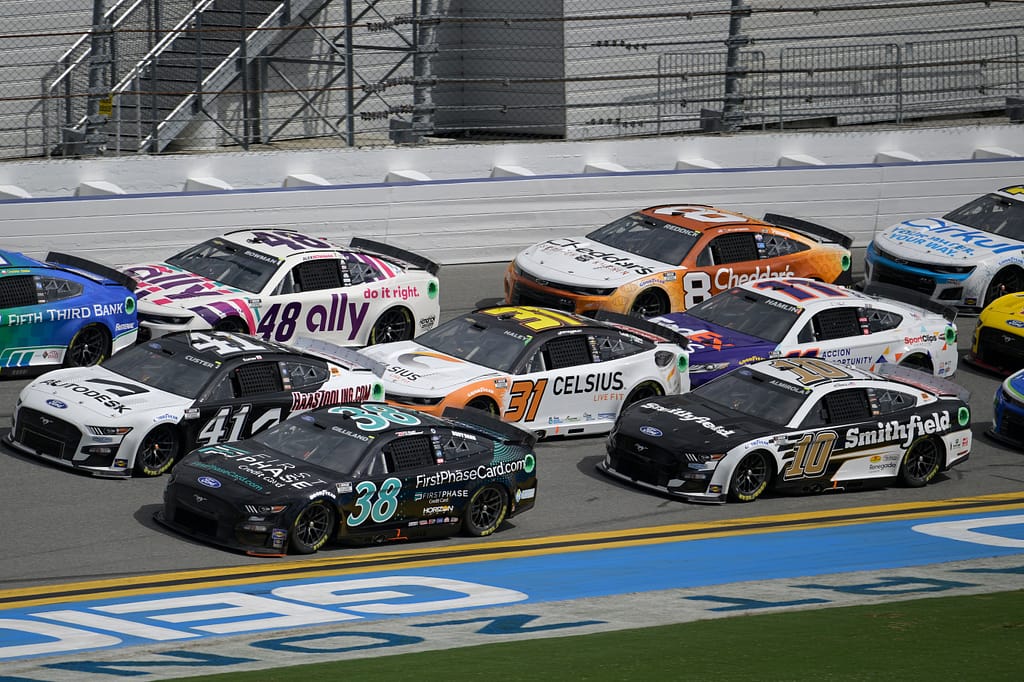 NASCAR's United Rentals 500 will run on Sunday. Our expert breaks down the best NASCAR matchup and prop bets, including Austin Cindric....