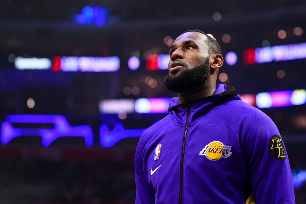 LeBron James Injury News: Bulls-Lakers Betting Odds Move Following report
