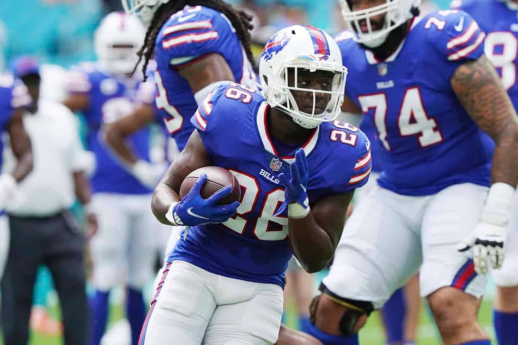 Devin Singletary-James Cook fantasy football & DFS rankings ahead of the Bills vs. Bengals MNF matchup to cap the Wee 17 slate