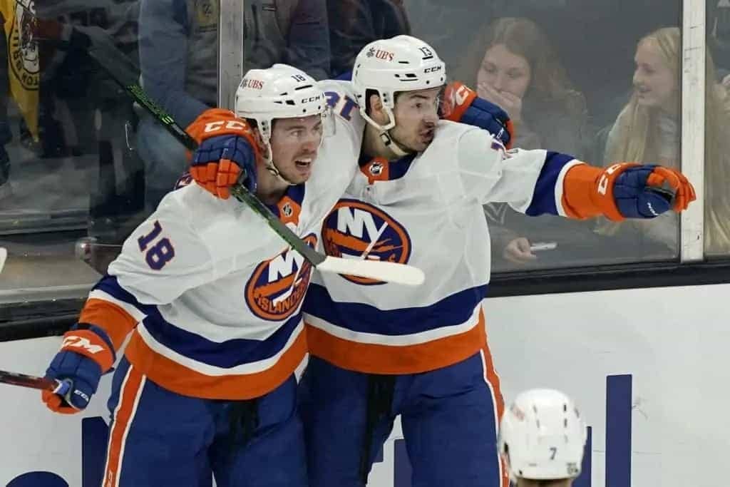 Best NHL Player Props Tonight: Mathew Barzal's Shooting Percentage to Increase
