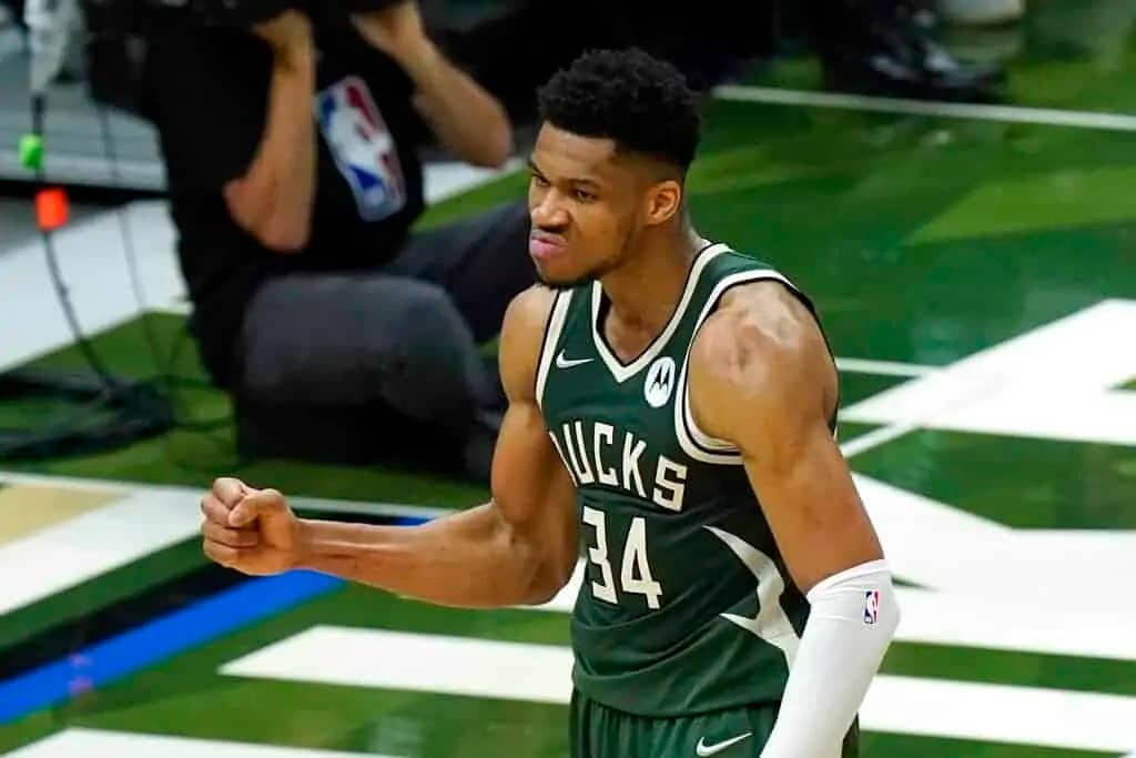 Arbitrage Betting: Giannis Prop Is a Guaranteed Betting Win (March 26)