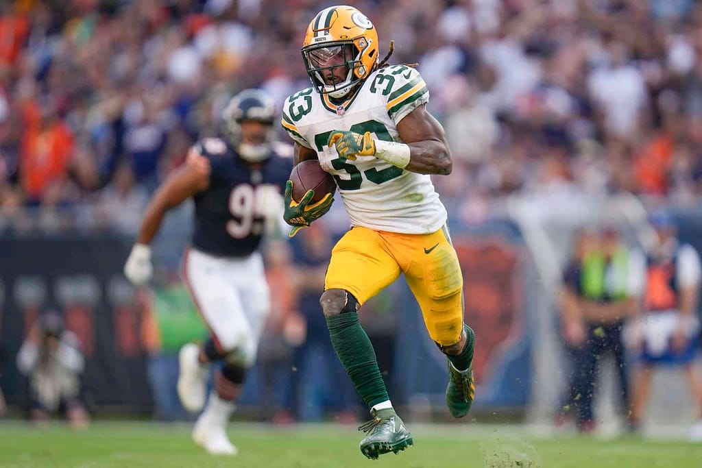 Aaron Jones injury update: Packers RB limited at practice - DraftKings  Network