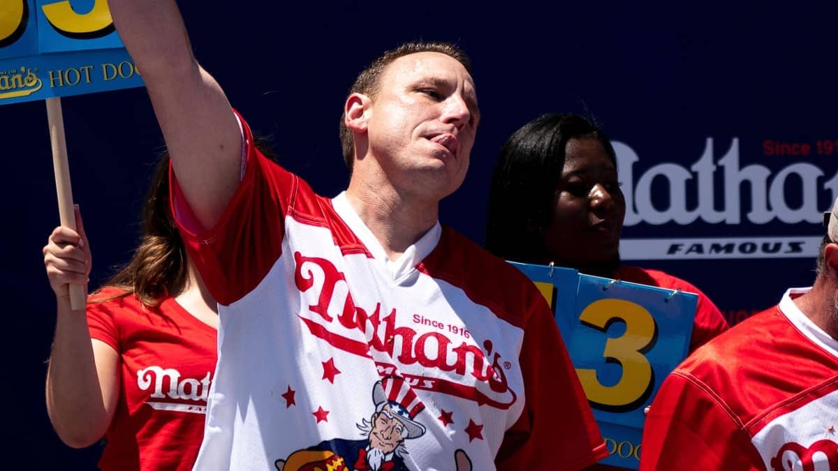 New Jersey OKs betting on Nathan's Hot Dog-eating contest