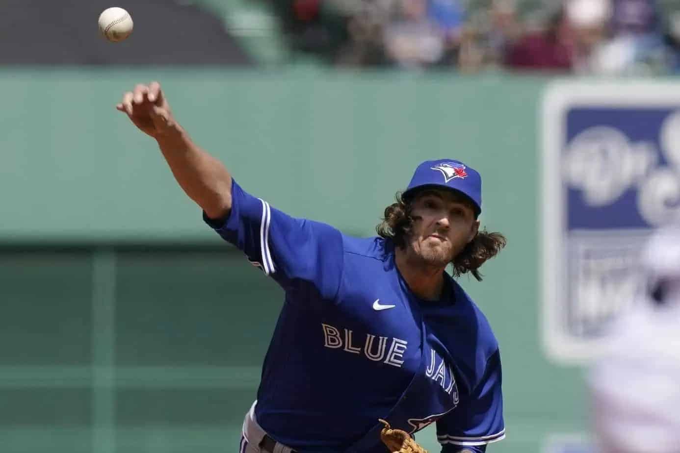 Blue Jays same-game parlay predictions vs. Phillies Aug. 15: Bet on Toronto  and the under