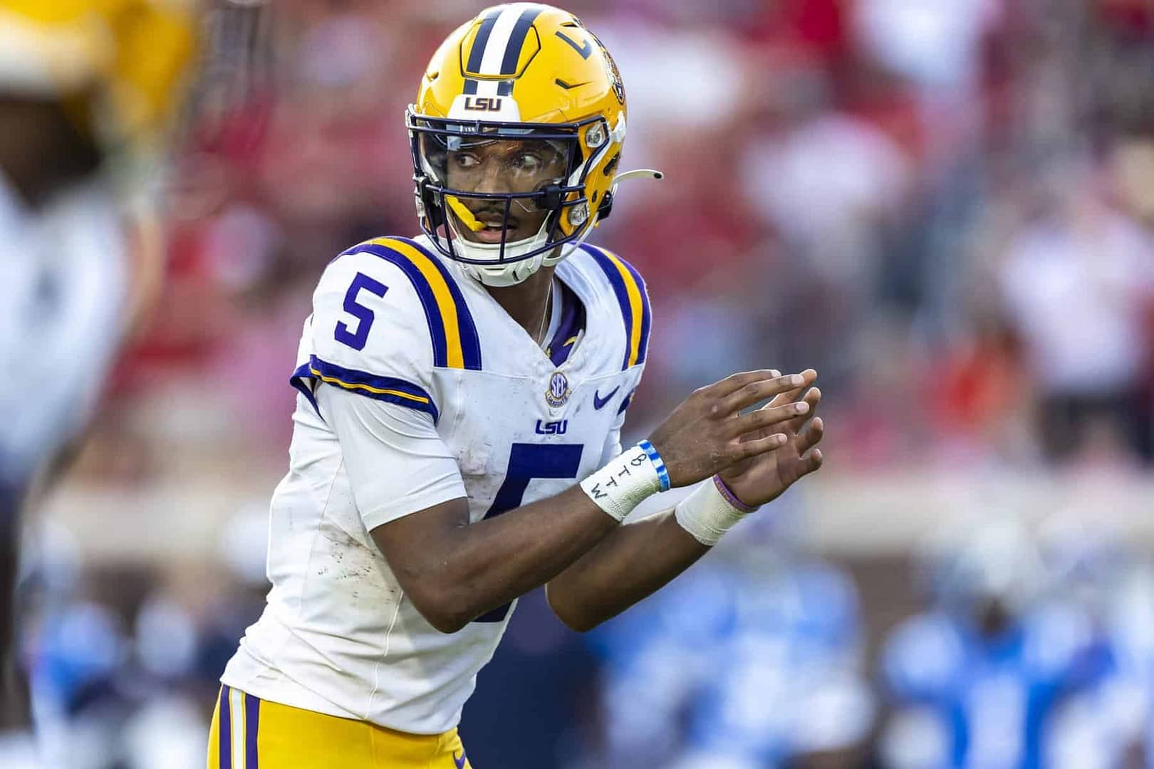 Need a college football lock for Week 13? Tail this Texas A&M-LSU pick and prediction! The Aggies head into Baton Rouge as big underdogs...