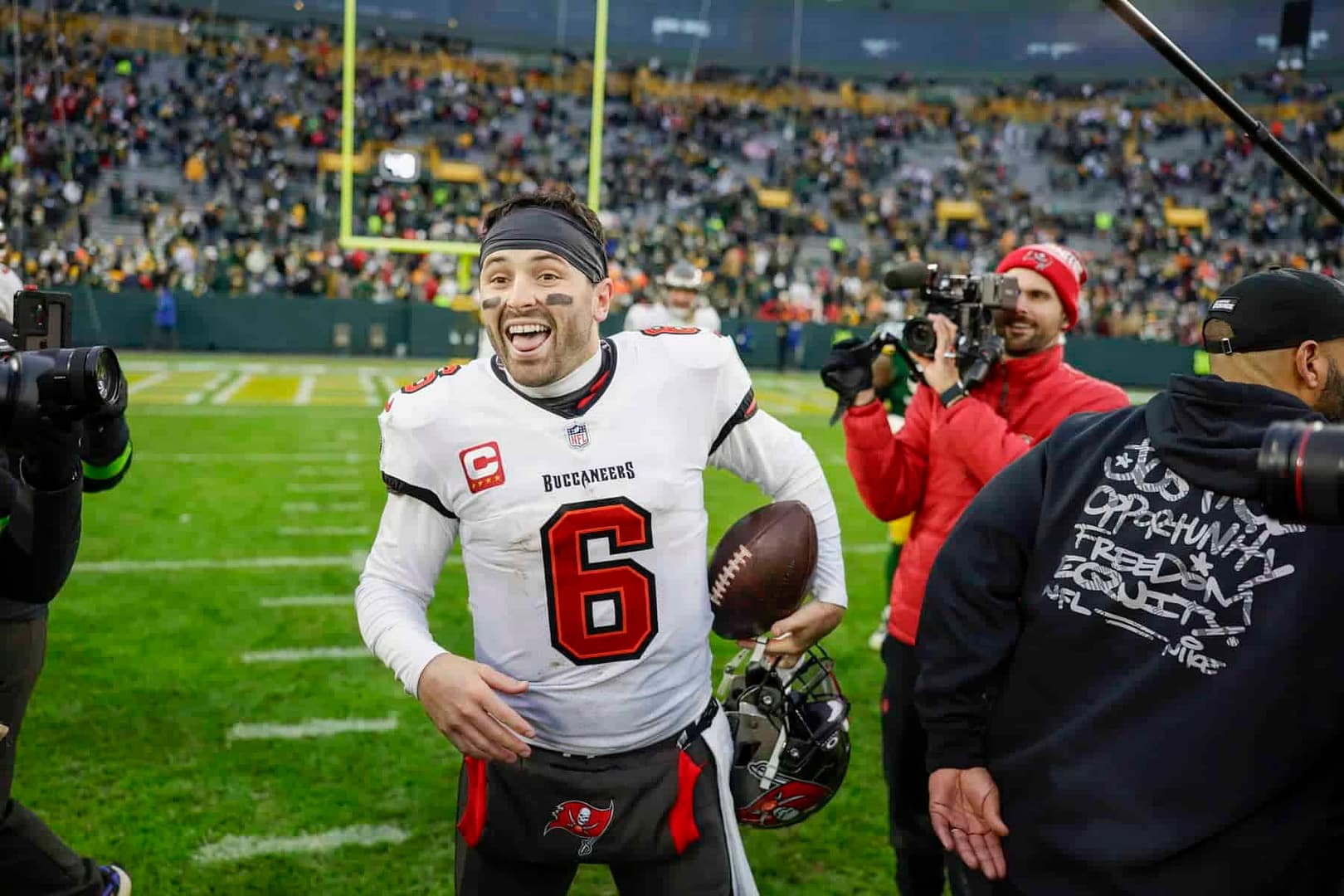 Underdog Fantasy Pick'em Predictions Today: Monday Night Mayfield