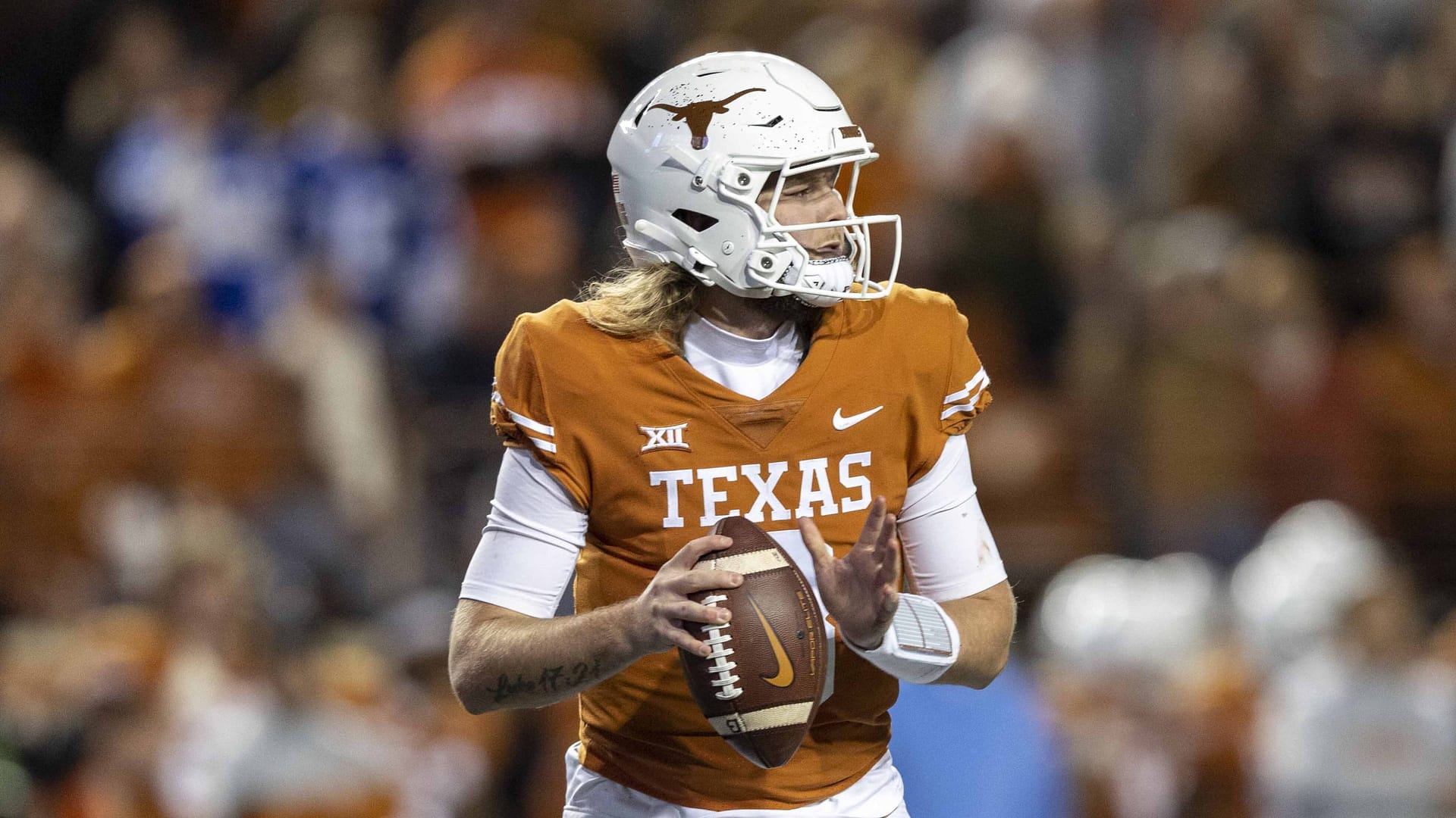 The latest Quinn Ewers injury update could cause concern for the Texas Longhorns' hopes at a BCS bowl game..