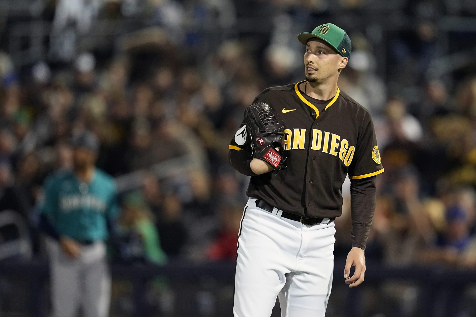 Blake Snell strikes out 11 Giants in first win of 2022